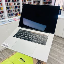 MacBook Pro 2018 16gbram 256gb 
