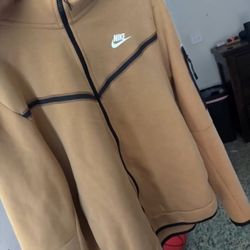 Nike Techs