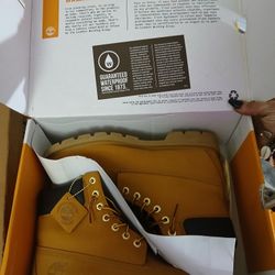 Size 9.5 Timberland Classic Waterproof Workboots