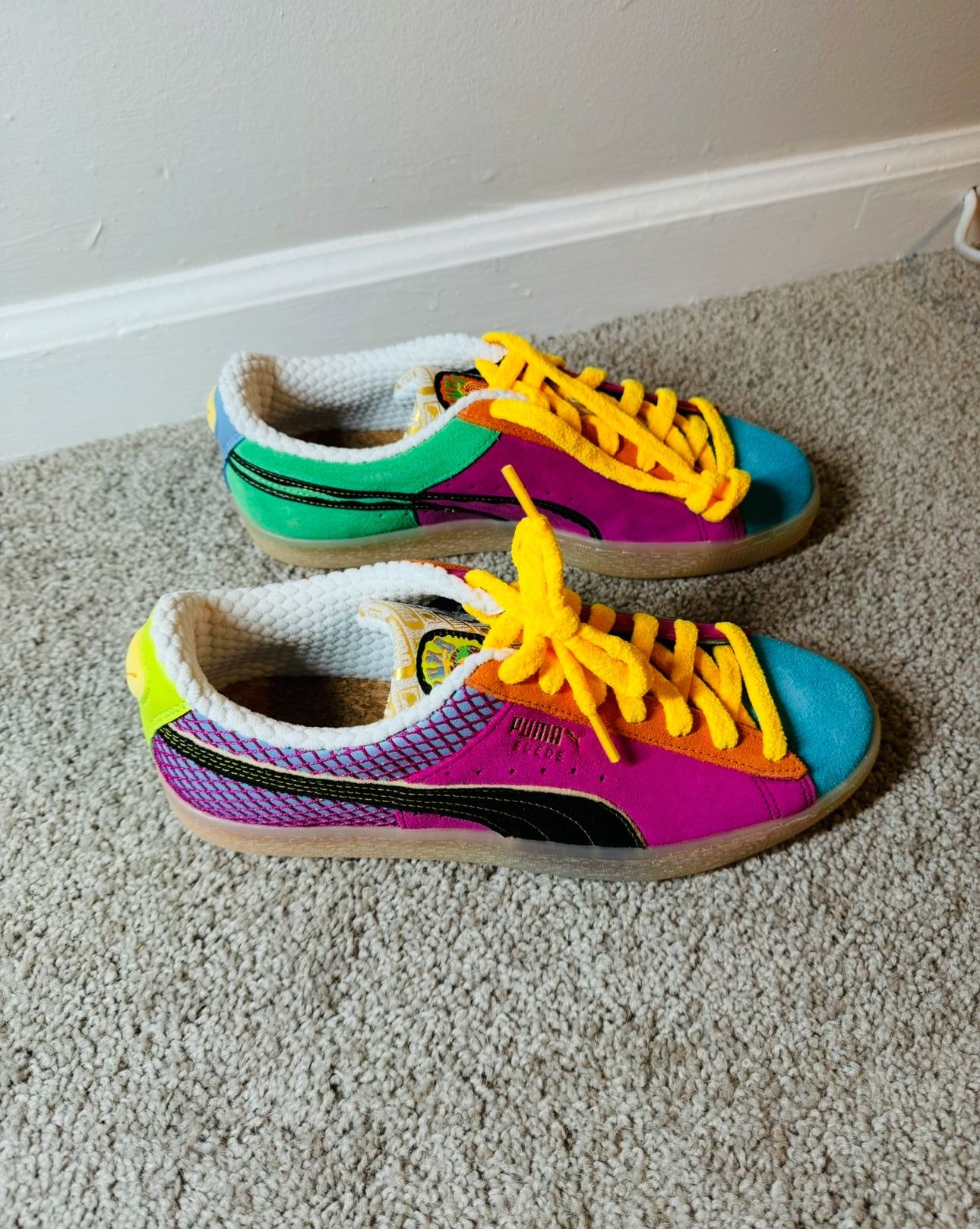 Puma Mens Suede Classix Out of Season Lace Up Sneakers 8.5