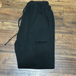 Black Essentials Sweats