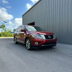 2015 NISSAN PATHFINDER PLATINUM! CLEAN TITLE! 1 OWNER! GARAGE KEPT