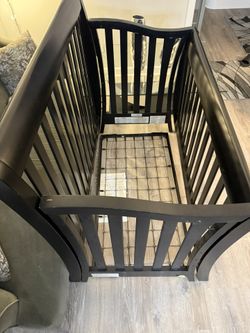 Crib, Toddler Bed, Full Size bed Conversion