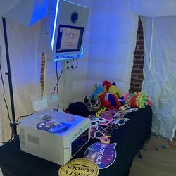 Fun, Fun, Photo: Booth 4 U Your Special Event