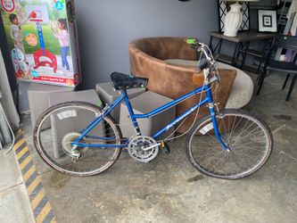 vintage huffy Savannah Blue frame bike as-is