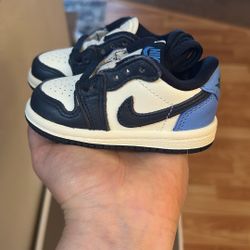 BRAND NEW- Toddler JORDAN’S Retro Low- Size 4c 