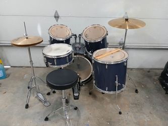 Complete Pearl Drum Kit