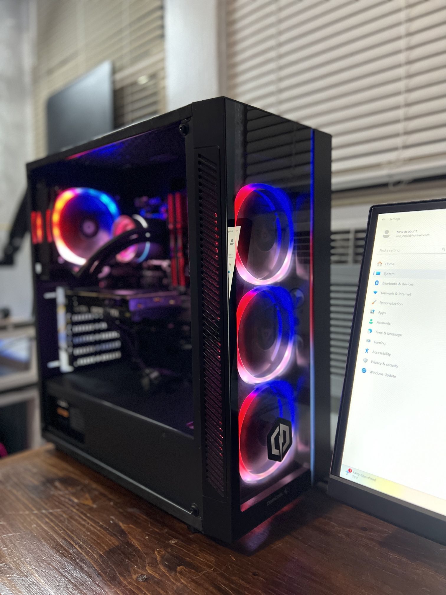 High-End Gaming PC – Ryzen 7 / RTX 3060 / 32GB RAM / 1TB SSD + Monitor + Keyboard