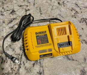 Dewalt fast charger with built in fan 60v flexvolt