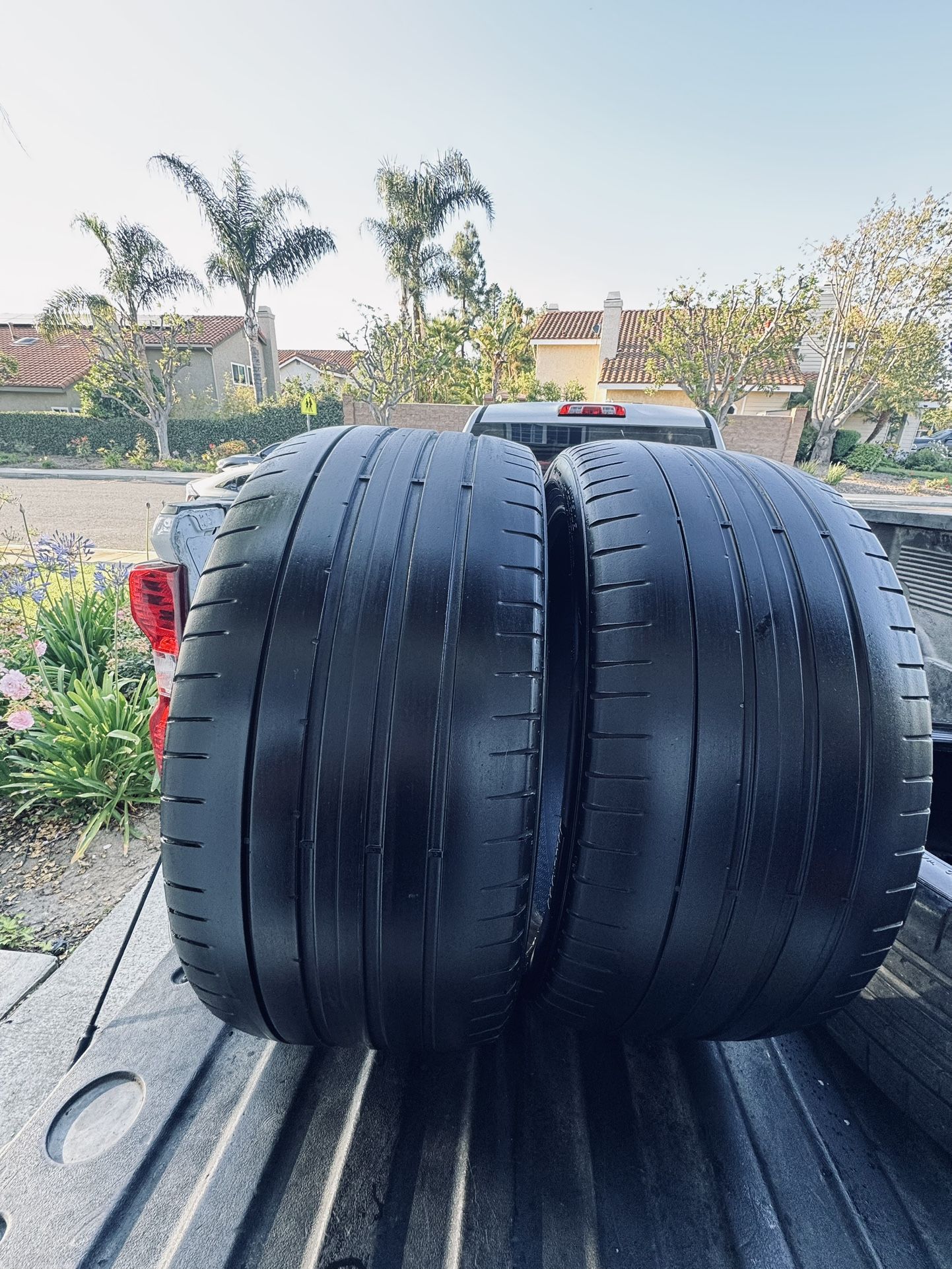 255/35/19 Pirelli Pzero 50% Tread (2)