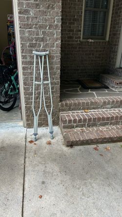 Metal Adjustable Crutches