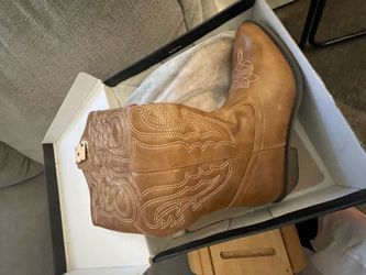 Cowgirl boots 7.5