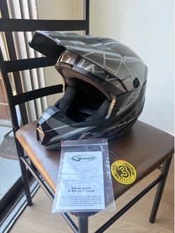 G Max dirt bike helmet