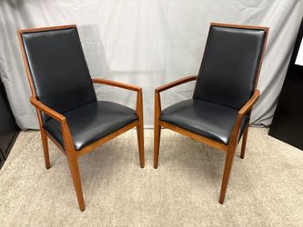 DILLINGHAM Vintage Mid-Century Modern Walnut Frame Black Upholstered Armchair (Set of 2)