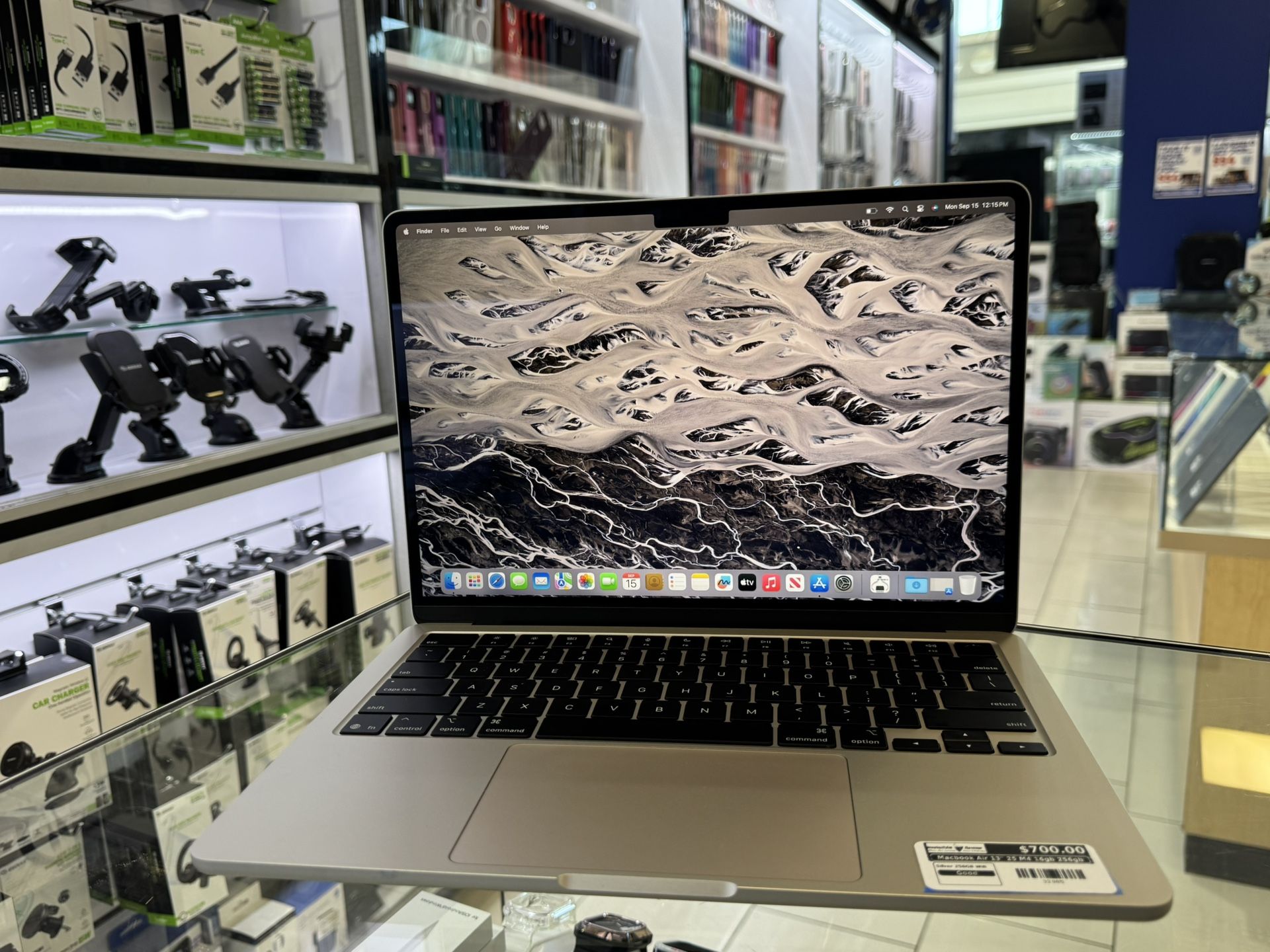 MacBook Air 13” 2025 M4 16GB 256gb 