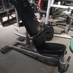 Life Fitness Adjustable Weight Bench 