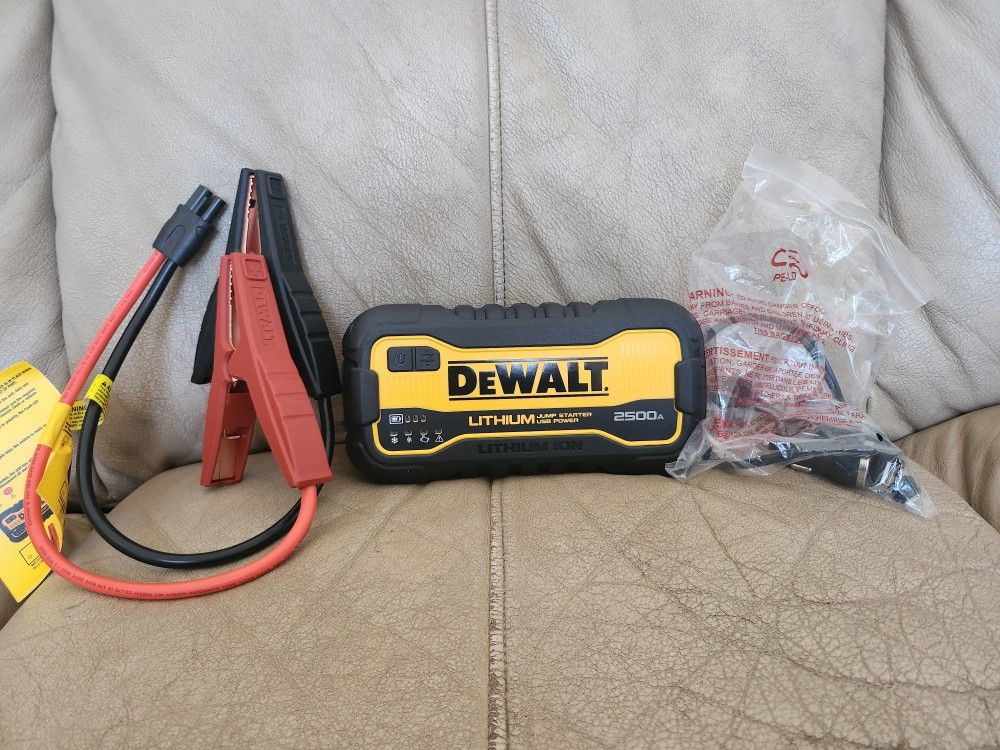 DeWALT DXAELJ25 2500A Lithium Jump Starter with USB Power Bank - NEW