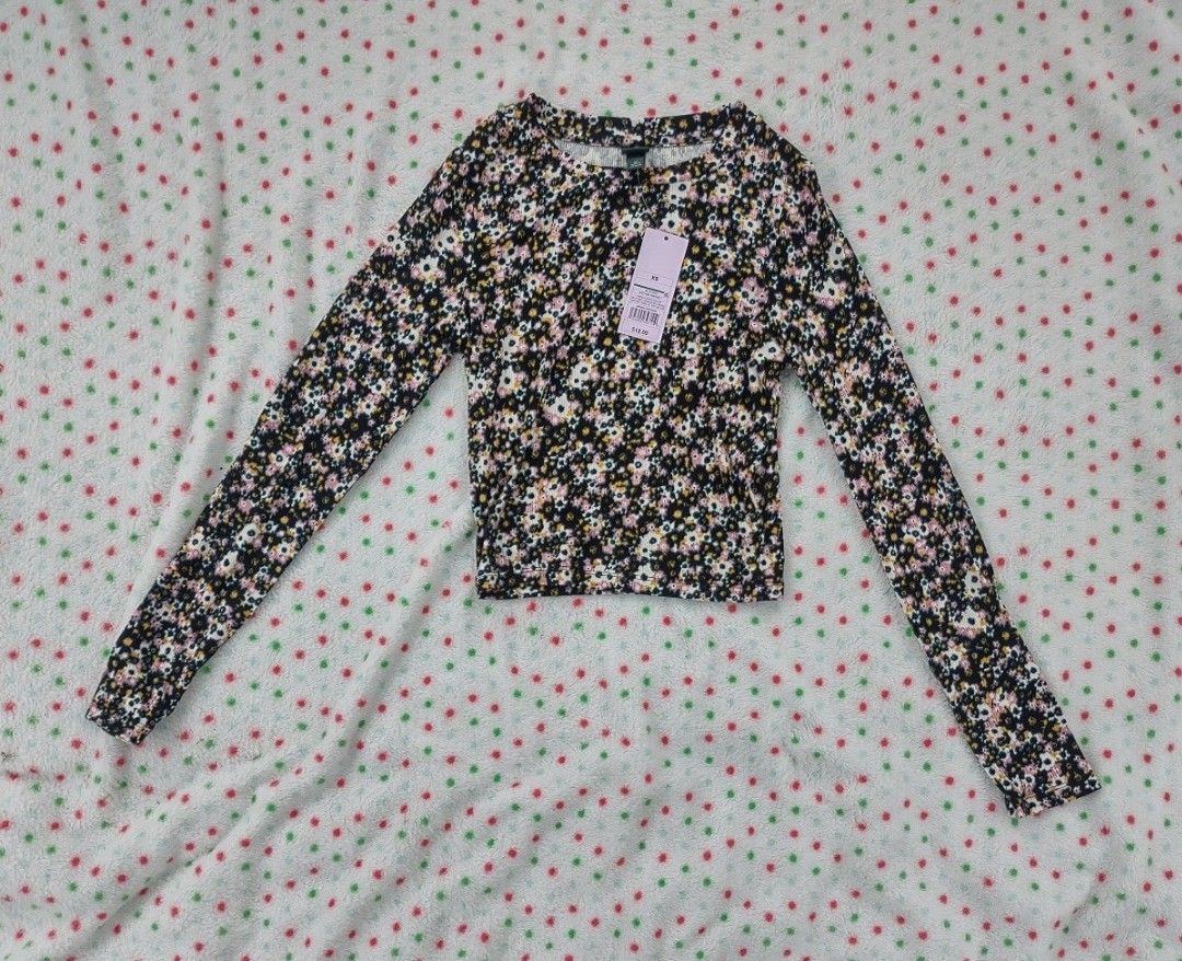 Long Sleeve Stretchy Floral Croptop Size XS Junior's Wild Fable