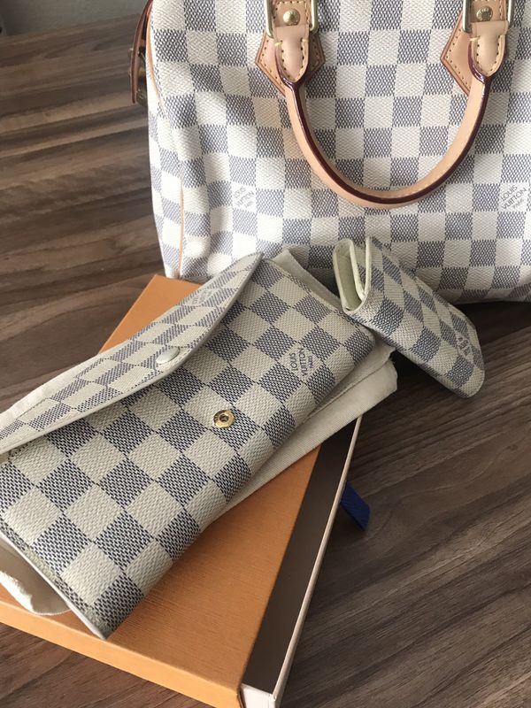 Authentic LV Josephine Wallet for Sale in Las Vegas, NV - OfferUp