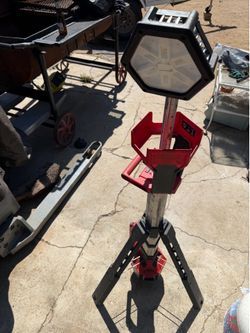 Milwaukee m18 tower light
