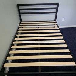 Full size metal bedframe
