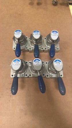 hand lever valve, which is a 4-way, 3-position manual rotary air valve