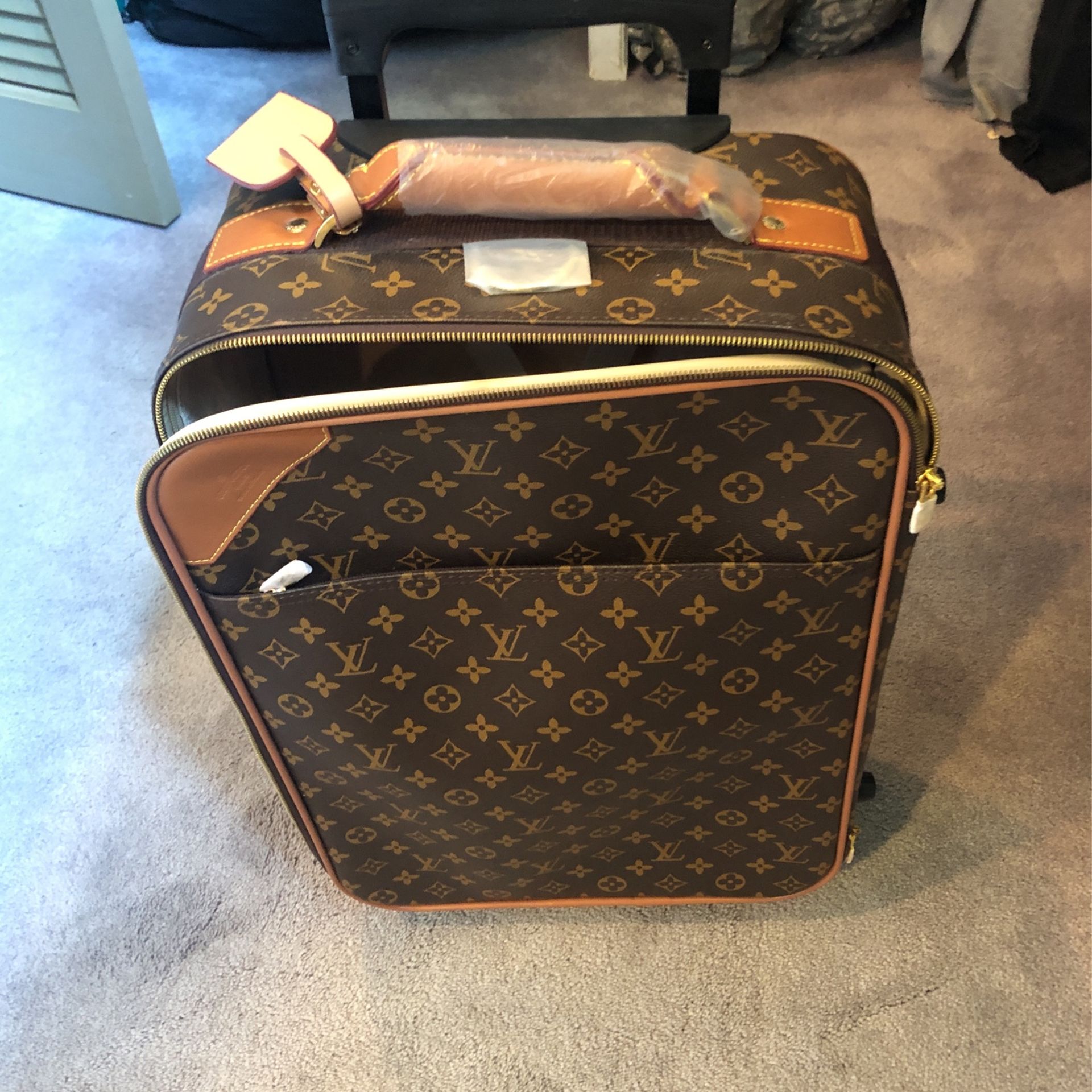 Louis Vuitton Carry On