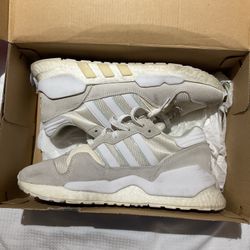 8.5’ Adidas Men’s Shoes 