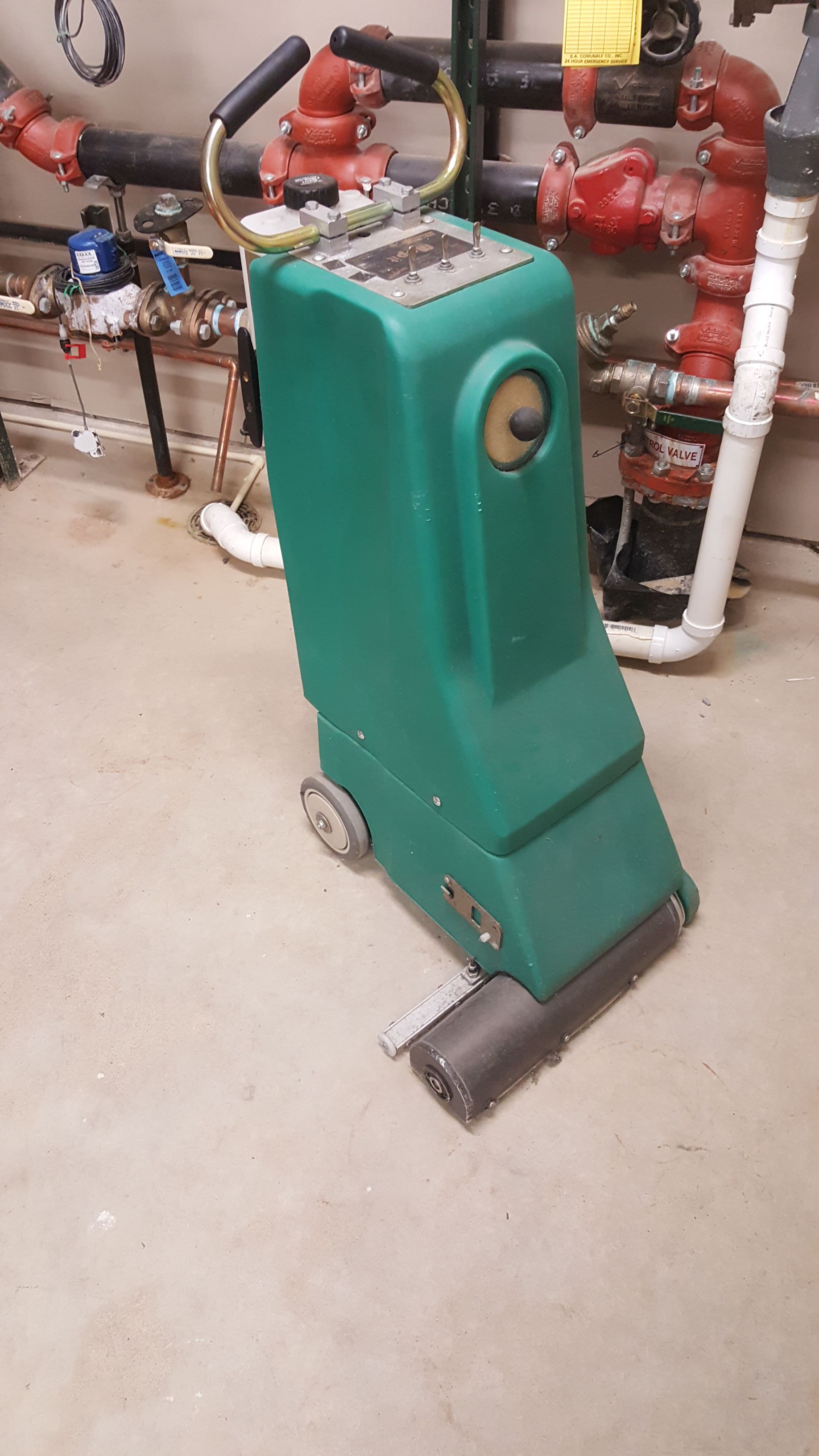 MopIt 1 floor scrubber