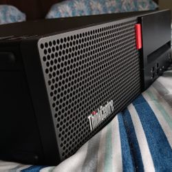 Lenovo ThinkCentre M725s Desktop