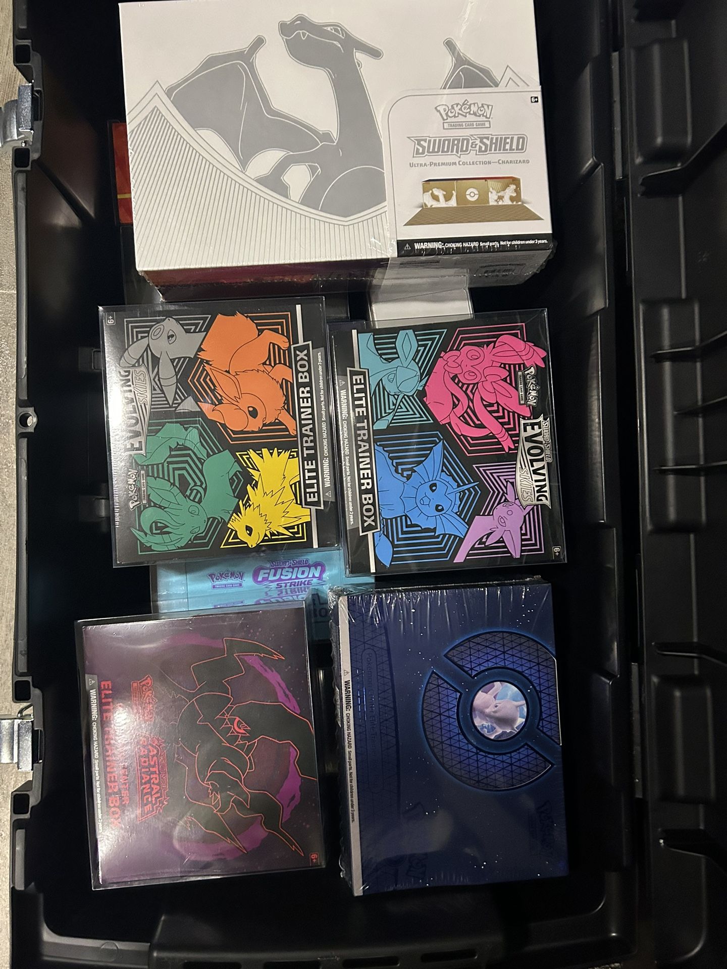 Pokemon- Elite Trainer Box