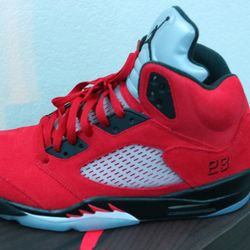 Jordan 5 “Raging bull” Size 12.5