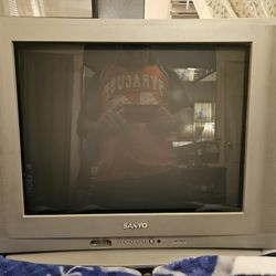 SANYO CRT Retro Gaming Flat Screen TV 24inch