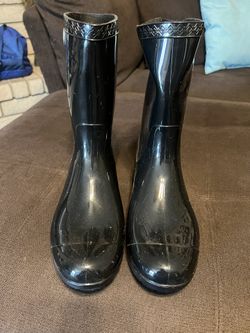 Women’s Ugg Black Rain Boots Size 9