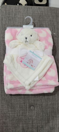 Baby blanket with teddy