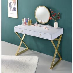 White and gold vanity desk mirror and jewelry tray brand new in box firm pice $279