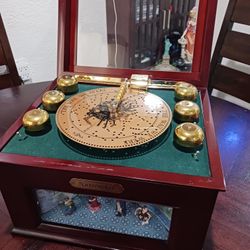 Mr. CHRISTMAS  Nutcracker music box  Good Condition.  Collectible. 