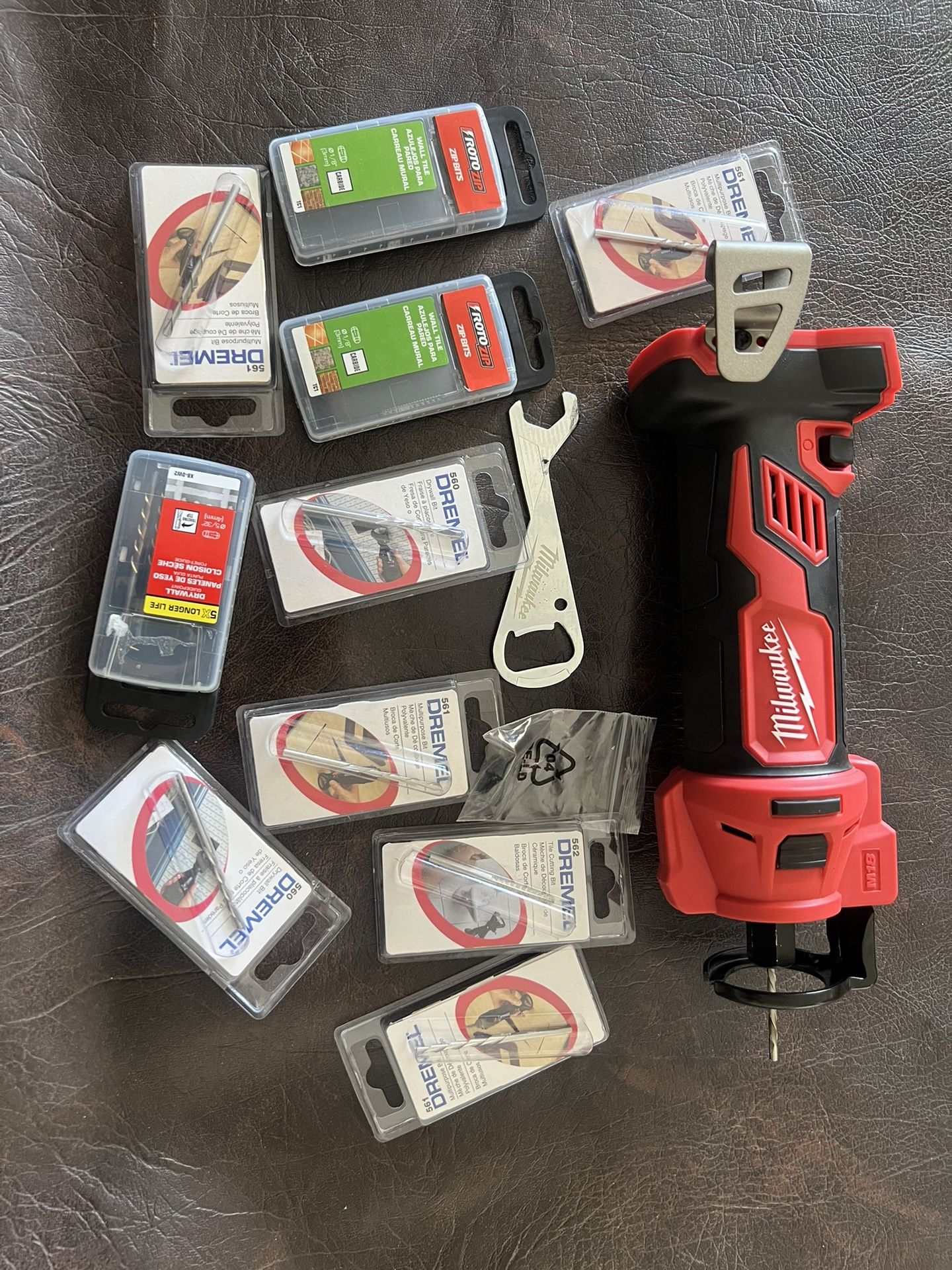Milwaukee M18 Cut Out Tool With Bits