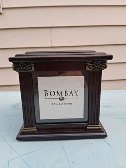 Bombay Photo Cube