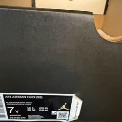 Air Jordan 1 Mid 