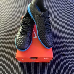 Nike indoor soccer cleats turf