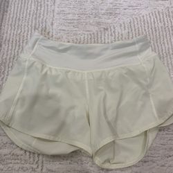 Lululemon Size 4 Speed Up Shorts 