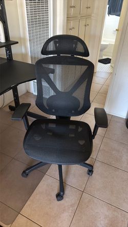 Black Mesh Ergonomic Office Chair