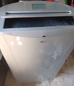Portable LG  AC. . like new