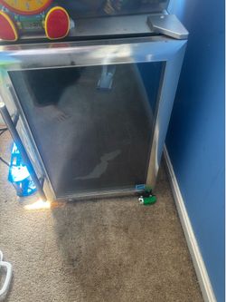 Mini fridge