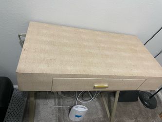 Makeup vanity