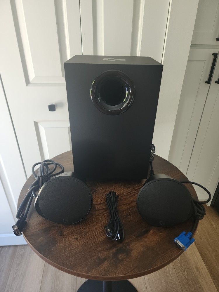 Logitech G650 Lightsync 2.1 Bluetooth Speakers