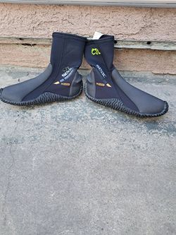 Diving  boots