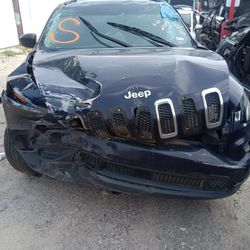 2016 Jeep Cherokee Sport 2.4 Motor Automatic Transmission For Parts Only Gulf Bank Auto Parts 402 Gulf Bank Rd / Luis 