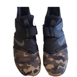 MENS Size 11.5 - Nike LeBron Soldier 11.5 SFG Camo (USED)